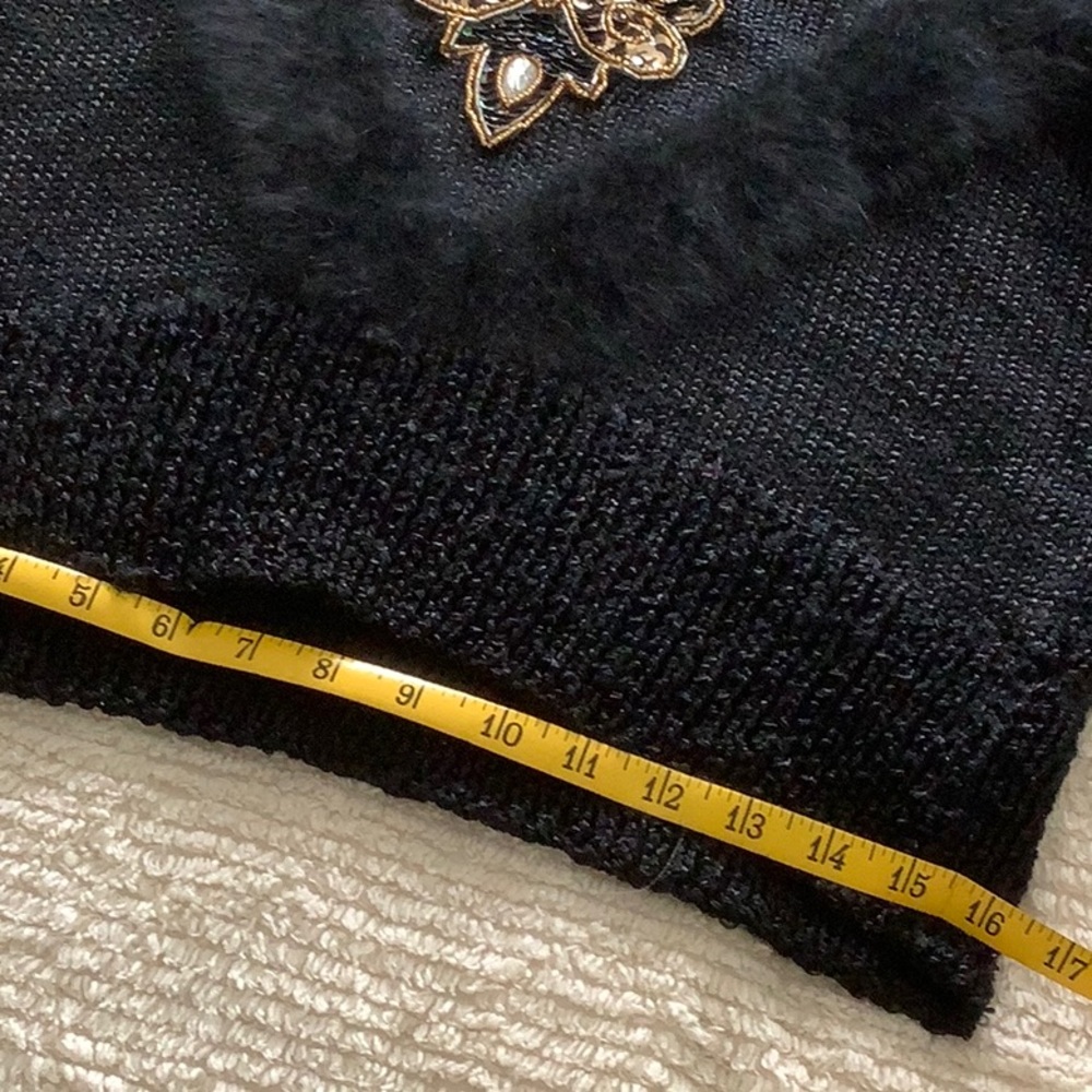 Vintage 90’s black gold Sequin Sweater - Picture 5 of 9